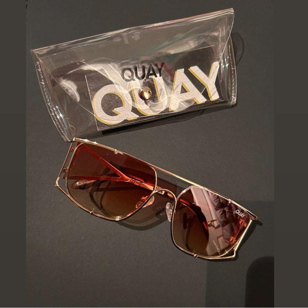 Quay Australia - Baddie Behavior Sunglasses w/ brown gradient lens & gold frame